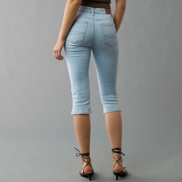 American Eagle High Rise Light Wash Capris Sz 14 Cropped Capri - Picture 2 of 8